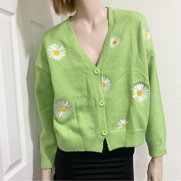 Embroidered Daisy Flower Green Knit Cardigan Women’s Sweater Size S/M - Picture 4 of 11